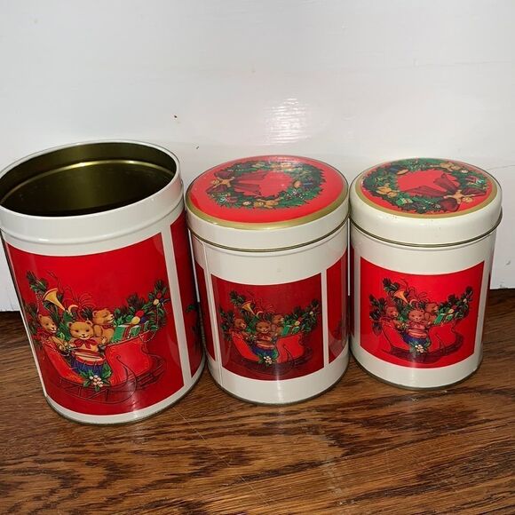 Vintage Set of 3 NWOT Christmas tins - Picture 2 of 8